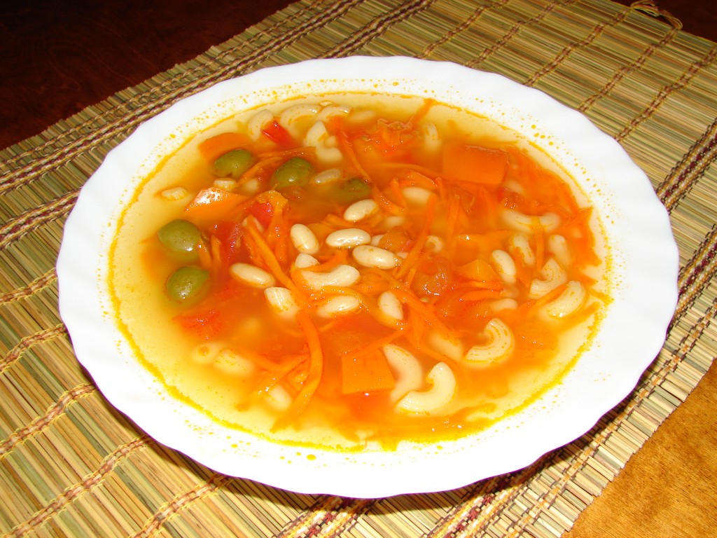 Tomatu_paprikas_pupinu_zupa