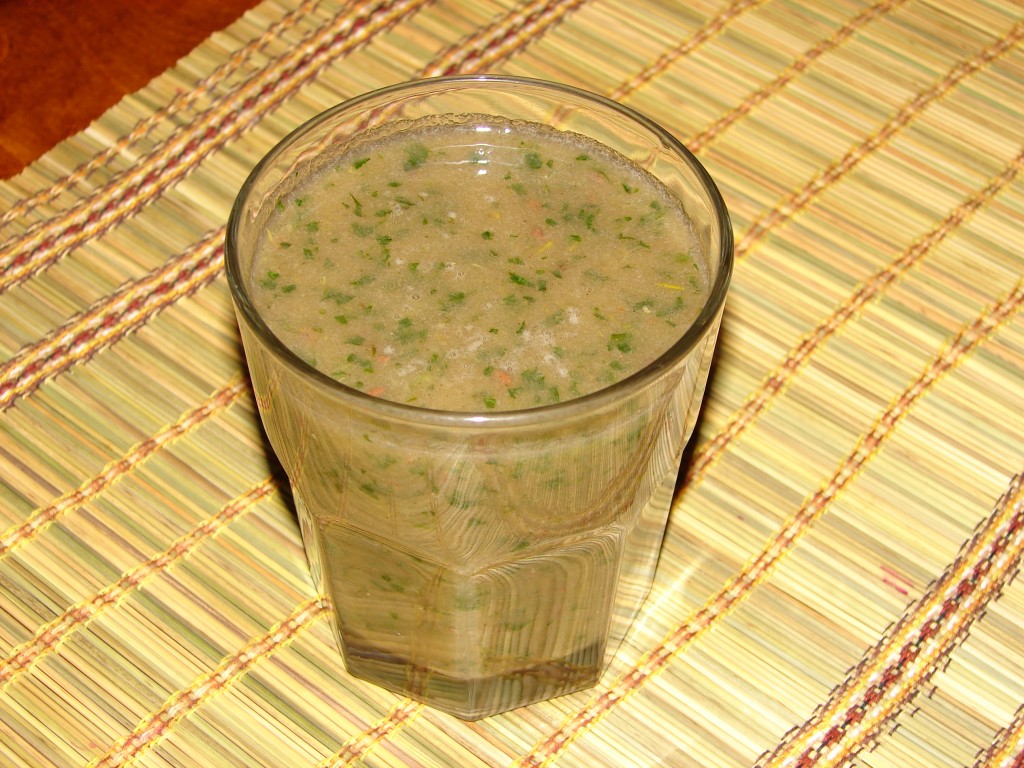 Zalais_kokteilis_aboli_banani