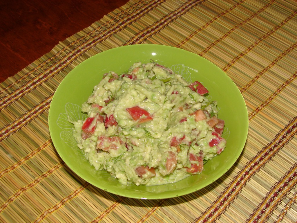 Avokado_tomatu_pastete