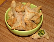 Panīra - nātru samosas
